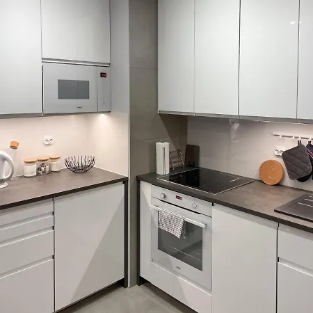 Cudovny Z Wlasnym Ogrodkiem I Miejscem Parkingowym W Garazu Kudowa-Zdrój