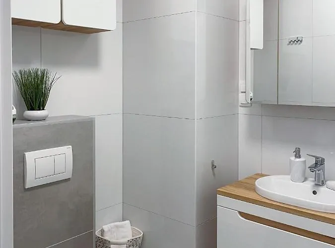 Cudovny Z Wlasnym Ogrodkiem I Miejscem Parkingowym W Garazu Appartement *